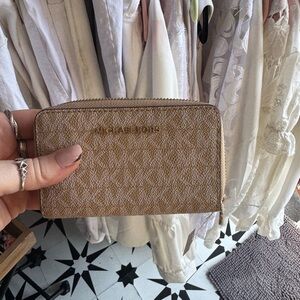 Michael Kors Beige/Tan Signature Zip Wallet